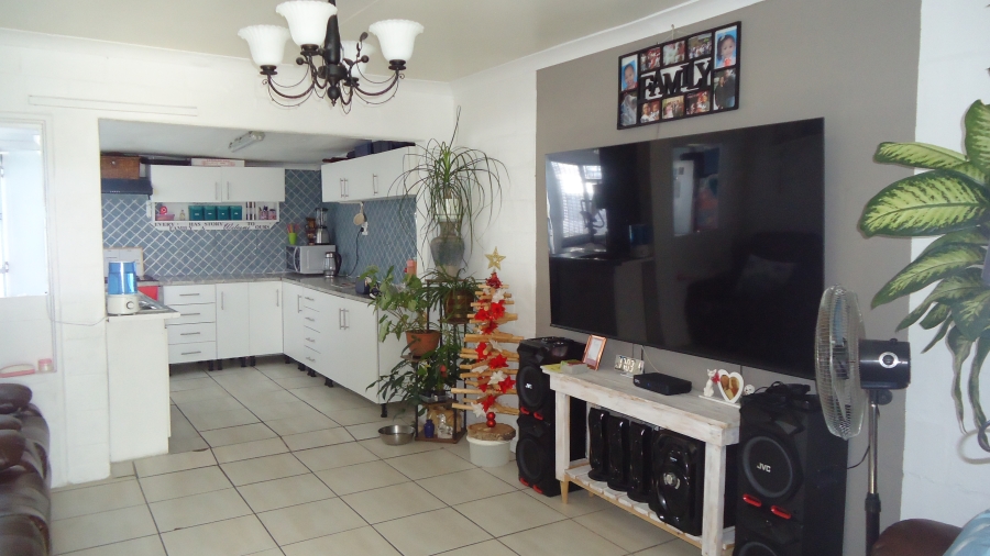 2 Bedroom Property for Sale in Pelican Park Western Cape